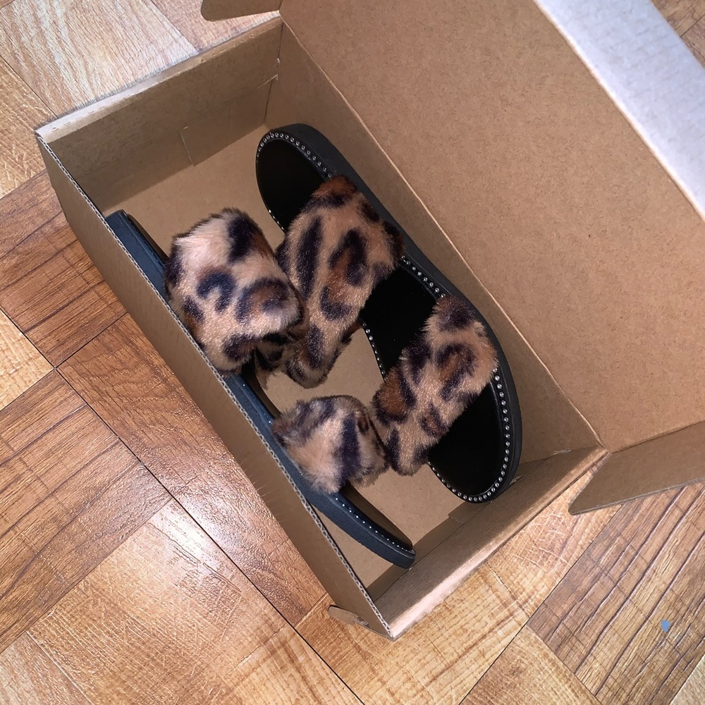 Cheetah Print Rhinestone Fur Slides/Sandals - Picture 2 of 7